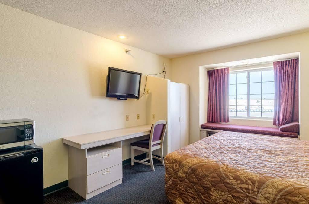 Travelodge By Wyndham Chadron Dış mekan fotoğraf