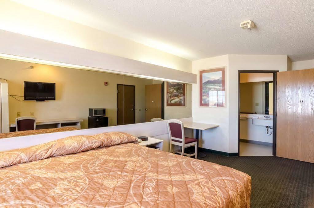 Travelodge By Wyndham Chadron Dış mekan fotoğraf