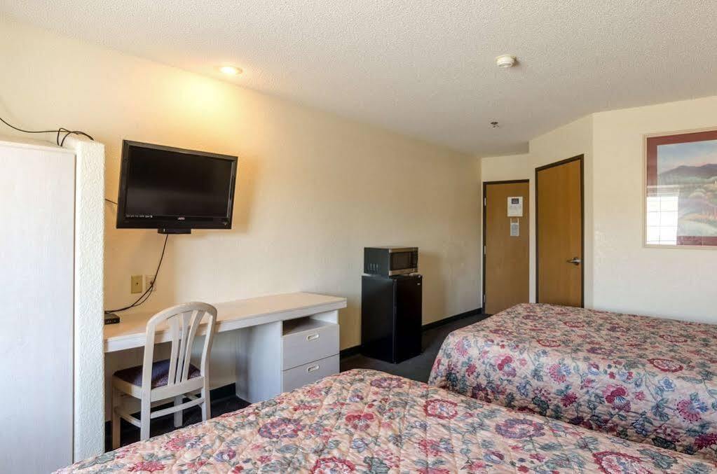 Travelodge By Wyndham Chadron Dış mekan fotoğraf